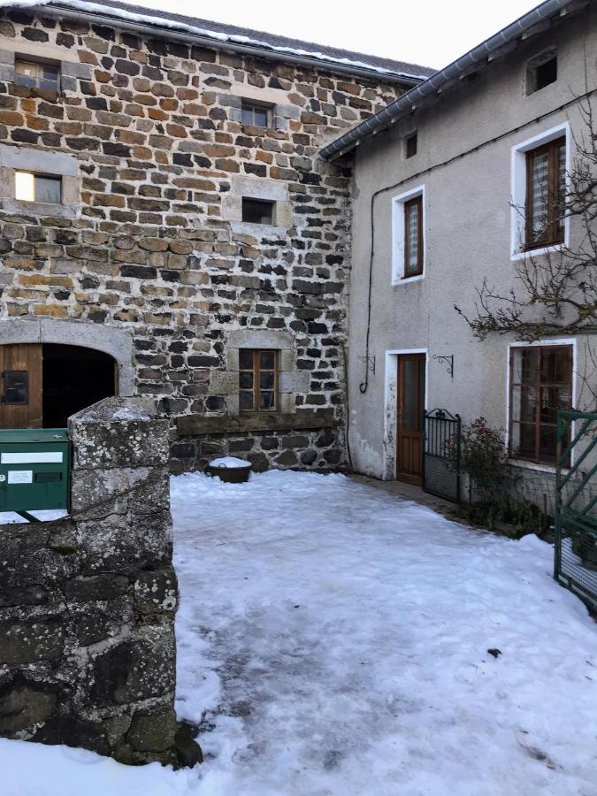 Maison De Famille Au Plateau Du Mezenc Les Vastres Exteriör bild