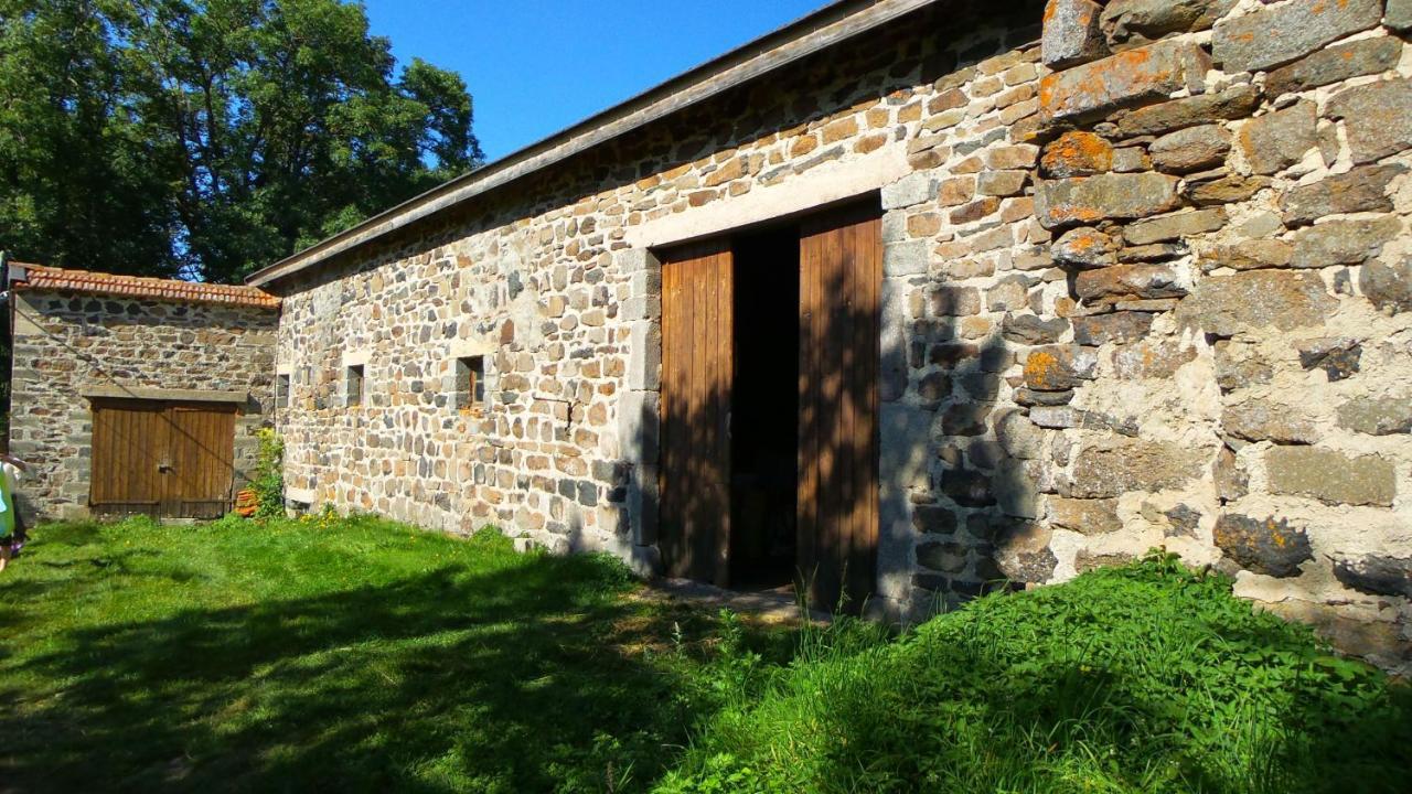 Maison De Famille Au Plateau Du Mezenc Les Vastres Exteriör bild