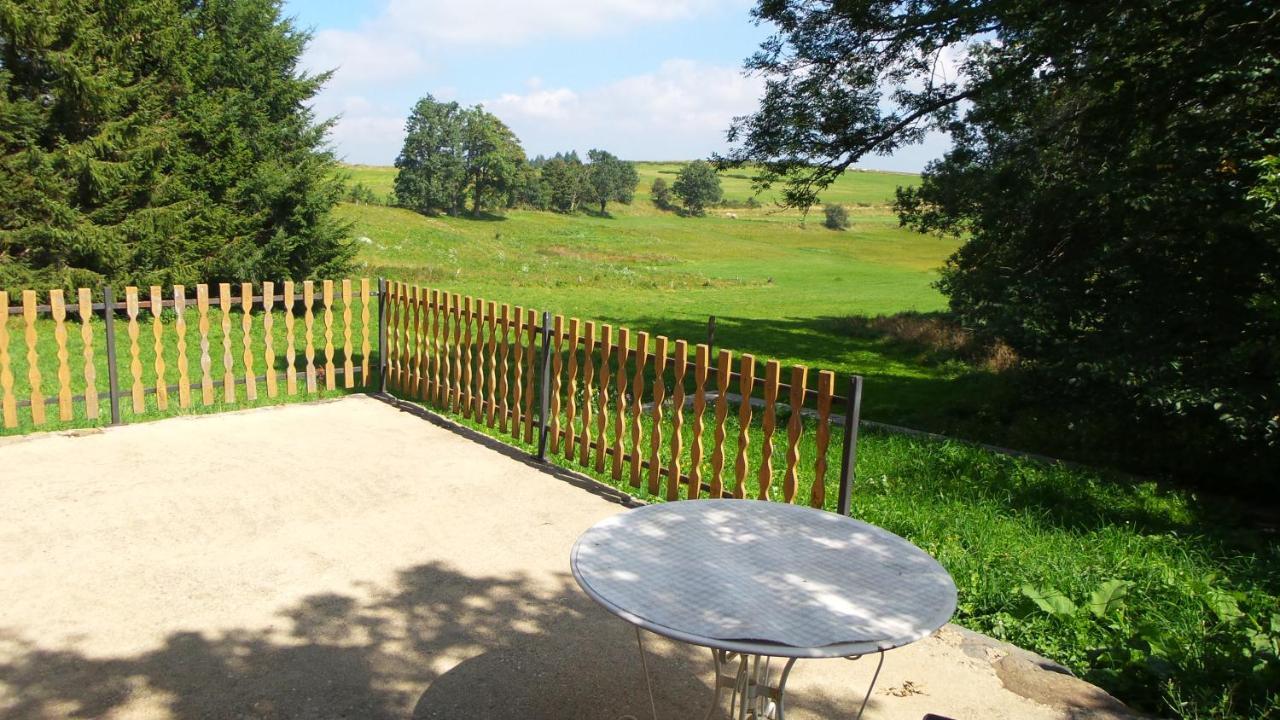Maison De Famille Au Plateau Du Mezenc Les Vastres Exteriör bild